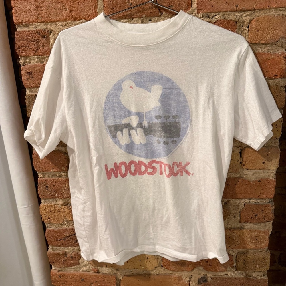 Abercrombie & Fitch White Woodstock Graphic Tee